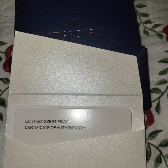 SALE❣️Gorgeous Swarovski Una Angelic Necklace Bracelet & Studs Set - Picture 9 of 12